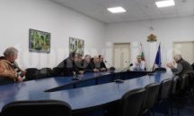 Рибари от Търговище разговаряха с областния управител за въведените забрани на яз. “Тича”