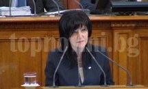 Караянчева към Радан Кънев: Няма да помпате мускули на мой гръб