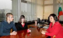 Ученици от ДФСГ „Интелект” станаха част от екипа на Областна администрация за един ден