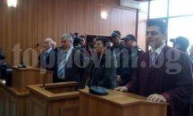 Жената, поръчала убийствата на роднините си заради наследство, остава в ареста