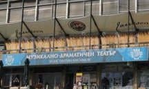 40 търновци влязоха зад кулисите на театъра по повод Международния ден на театралното изкуство