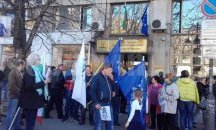 Личните лекари на протест срещу Москов, окарикатуриха го на Пинокио