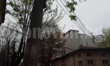 Премахват стари стоманобетонни стълбове в пловдивския квартал "Южен"