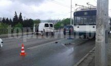 Товарен бус блъсна тролей в Стара Загора