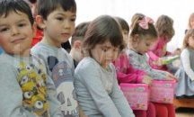 Община Каварна раздаде играчки и учебни помагала на детските градини