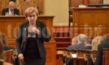 Менда Стоянова: Не е редно в закон да се записват текстове за разсекретяване на договори