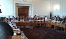 Задължително гласуване, но без санкции, одобри правната комисия