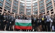 Ученици от Математическата гимназия гласуваха в Европейския парламент чрез играта "Евроскола"