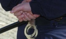 Задържаха млад мъж и тийнейджър с марихуана