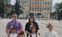 Възпитаници на НУ "Христо Ботев" с награди от фолклорен конкурс в Червен бряг