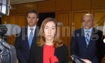 Николина Ангелкова не иска да се меси за логото на България