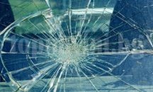 Счупиха стъкла на шест автомобила в Казанлък