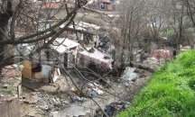 Спряха помощи за роми със съборени незаконни къщи
