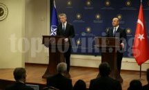 Намаляване на мигрантския поток през Егейско море, отчете Столтенберг в Турция