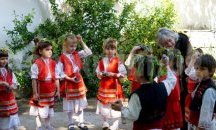 Деца от ЦДГ „Митко Палаузов” в Разград гостуваха в Етнографския музей в навечерието на Лазаровден