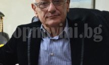 Професор от Александровска болница консултира пациенти в Русе