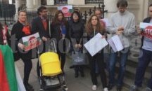 Българи в Лондон и Брюксел се събраха на протест срещу промените в Изборния кодекс