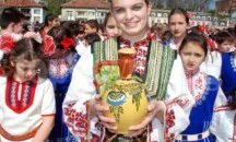 Над 500 жени с име Маргарита празнуват на Цветница в Сливен
