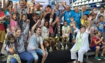 Златни медалисти награждават хора с увреждания в Харманли
