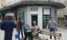 38-годишен боядисал паметника на арх. Дабко Дабков