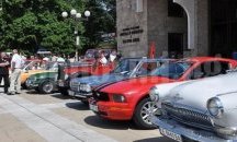 Ретро автомобили радват окото на любителите в Благоевград