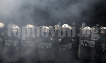 Полицията в Гърция разпръсква протестиращите със сълзотворен газ (обновена)