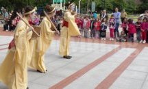 Откриха фестивала „Вълшебната завеса” в Търговище