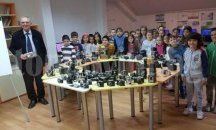 Уникална колекция от фотоапарати бе представена в НУ "Христо Ботев"