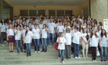 Абитуриенти облякоха тениски на изпращането си в Търговище