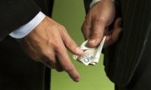 Задържаха инспекторки от БАБХ-Пловдив за искане и получаване подкупи чрез изнудване