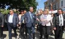 Цецка Цачева поздрави плевенчани за празника на града
