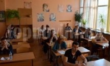 Пищовите за матурите са се превърнали в бизнес, заяви експерт от МОН