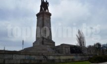 Бирен фест за Европейското по футбол пред паметника на Армията