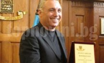 Война за билети за звездния сблъсък между Дрийм тийма на Барселона и отбора на Стоичков в Стара Загора