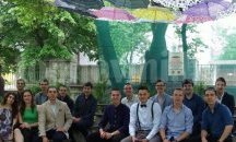 Абитуриенти правят класна стая на открито в ПМГ