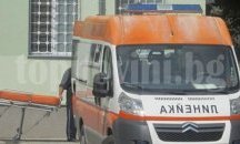 Две момчета пострадаха при сблъсък на каруца и кола