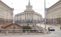 Депутатите се местят в Партийния дом до две години