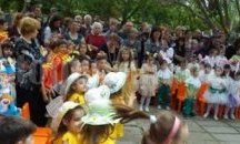 Деца от ЦДГ "Щурче" подготвят представление по сюжет на приказки от Ран Босилек за 1 юни