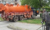 Започна мащабно почистване на канализацията в свищовския комплекс „Химик“