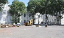 Реконструират двора на СОУ „Кирил и Методий“ в Бургас