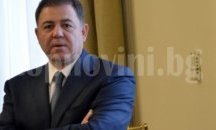 Ако си отидем ние, идват БСП, ДПС и Делян Пеевски, заяви министърът на отбраната