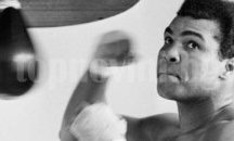 Легендата в бокса Мохамед Али почина на 74 години