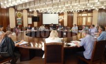 Въвеждат мерки за ограничаване проблемите от тежкотоварния трафик през Червена вода и Семерджиево
