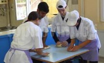 Ученици мериха сили в състезание за хлебари