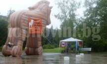 Осемметров Троянски кон влиза в Пловдив