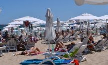 Обещават по-евтини чадъри и шезлонги на плажа от догодина