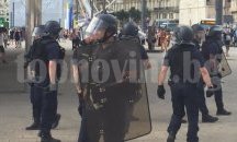 Сбълъци между футболни фенове в Марсилия