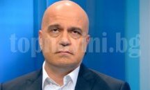 Слави Трифонов не би се извинил на президента за скъсаната снимка