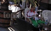Митьо Пищова раздава автографи с бонус кебапче в Сънито