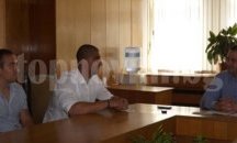 Кметът на Разград отличи с парични награди двама състезатели по колоездене